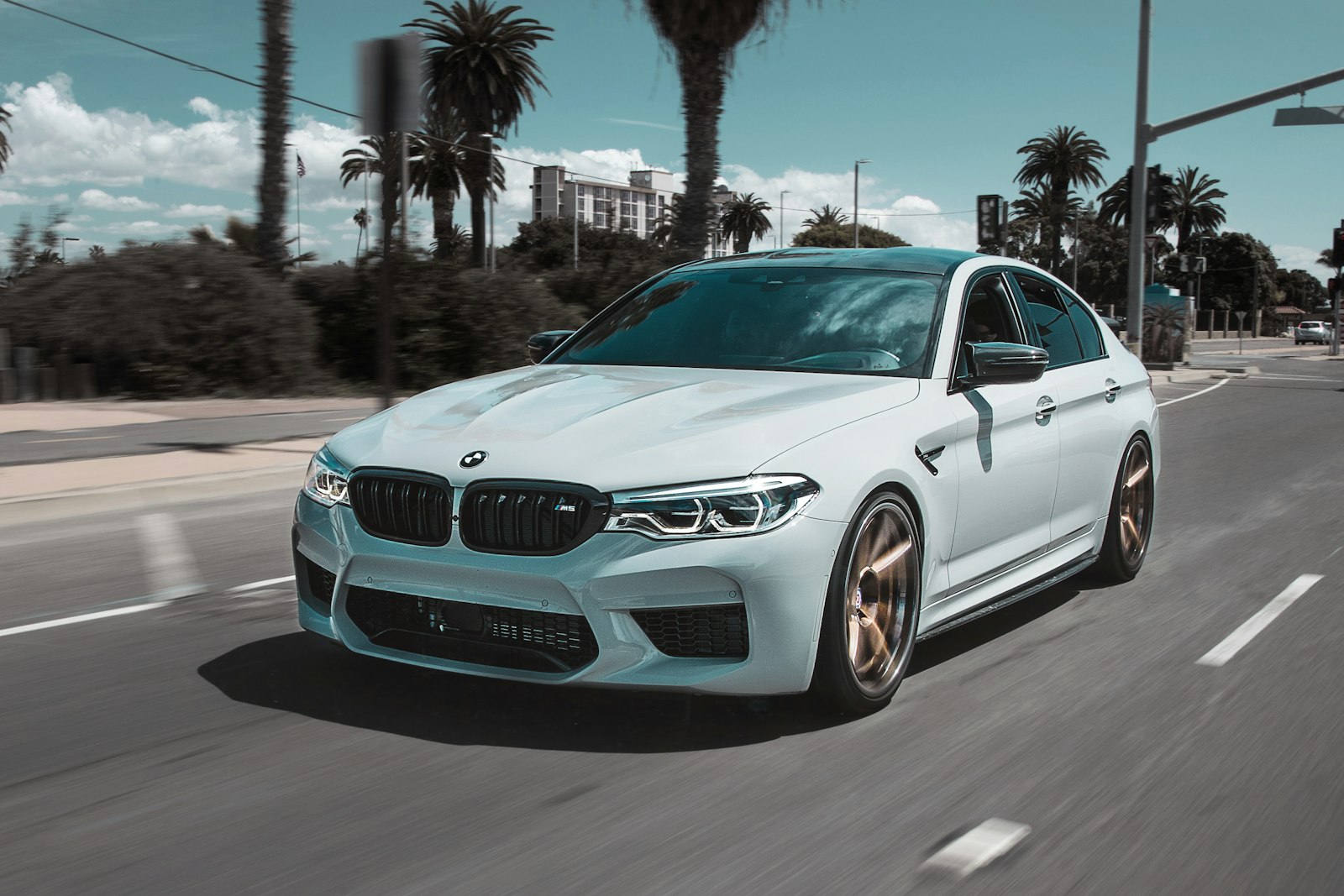 BMW M5 – Bumer.fi autokorjaamo Tuusula